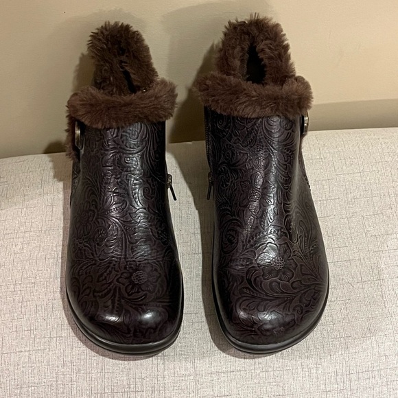 ALEGRIA Brown "Meri" Tooled
Leather Ankle Boots Sz 41 - Picture 2 of 7